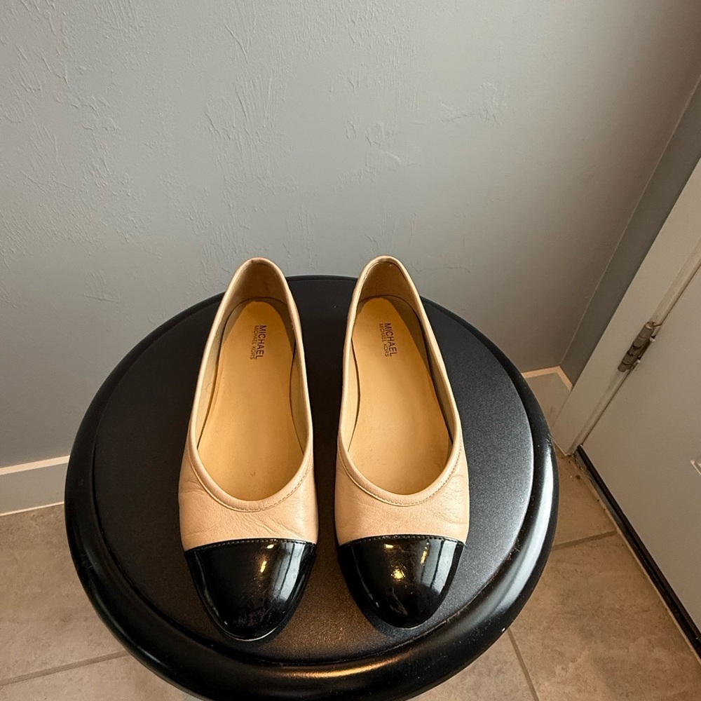 Michael Kors Black and Cream Cap-Toe Flats